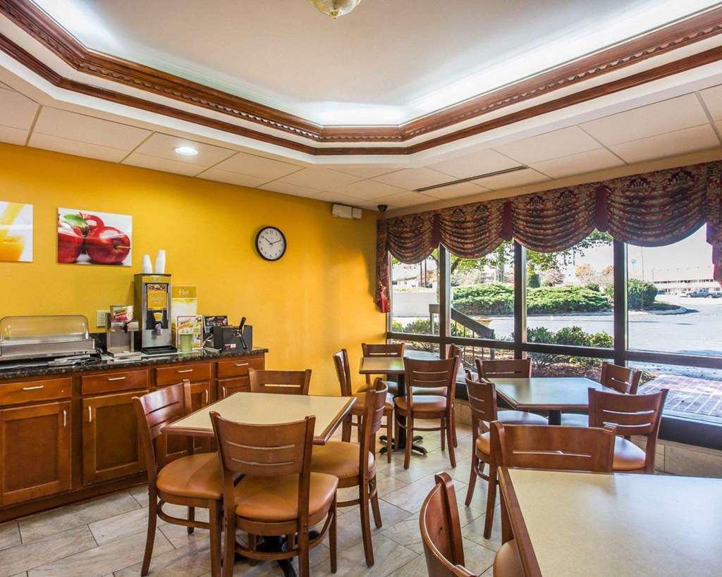 Quality Inn Goodlettsville Restoran gambar
